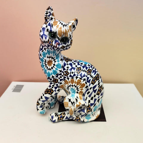 Sitzende Katzenstatue aus Mosaikharz, 17 cm