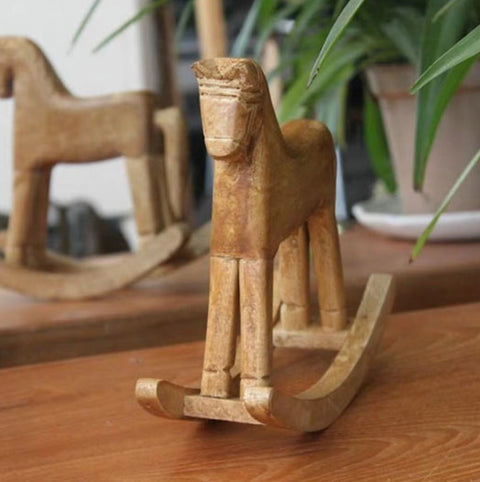 Statue Schaukelpferd aus Holz 19 cm
