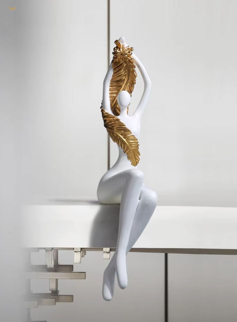 Moderne Frauenstatue aus Kunstharz – weiß, 55 cm