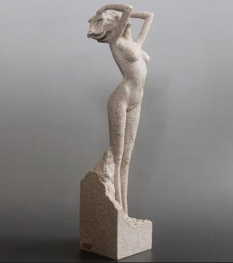 Nackte Frauenstatue aus Sandstein 32 cm