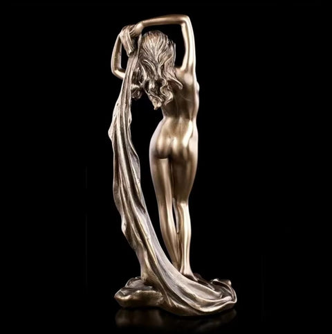 Nackte Frauenstatue 22 cm