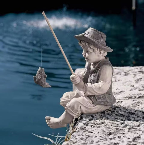 Statue Fischerjunge für den Außenbereich 15 cm
