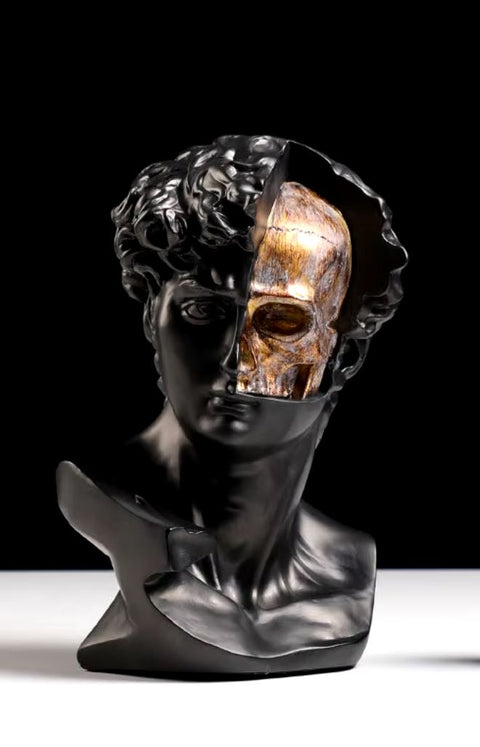 Schwarze griechische Statue, goldener Totenkopf 28 cm