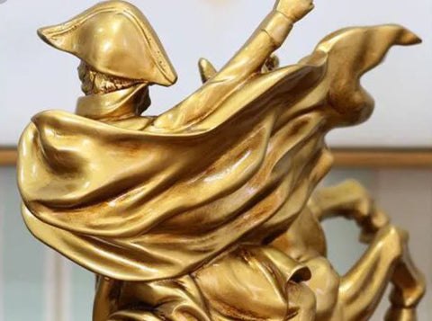 Napoleon-Statue auf goldenem Pferd 33 cm