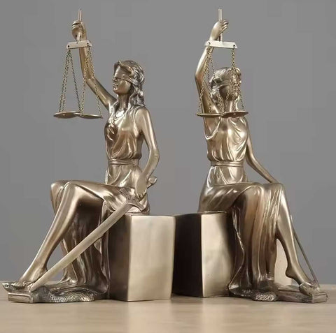 Buchstützen in Form der Justitia-Statue aus Bronze – 2er-Set – 26 cm
