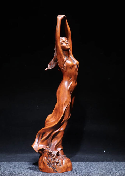 Hölzerne Frauenstatue 23 cm
