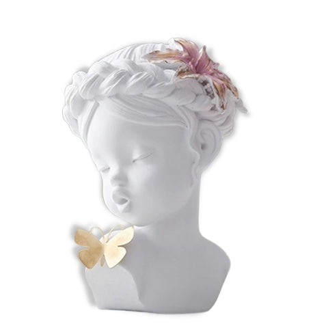Frauenstatue<br> Moderner Engel und Schmetterling
