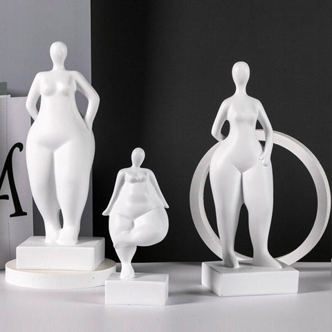 Frauenstatue<br> Skulptur einer dicken Frau