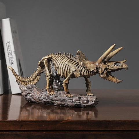 Moderne Skulptur<br> Triceratops-Dinosaurier-Skelettstatue