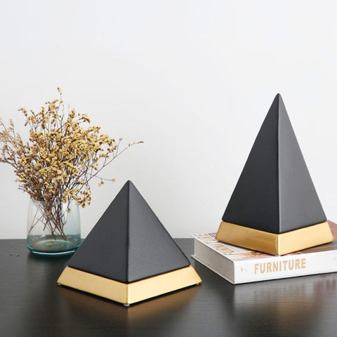 Pyramidenstatue