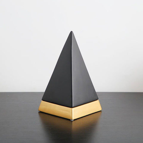 Pyramidenstatue