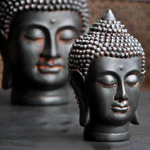 Moderne Kopfskulptur<br> der Buddha-Meditation