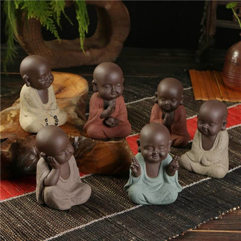 Moderne Skulptur<br> Buddhistische Mönchstatuette 9 cm