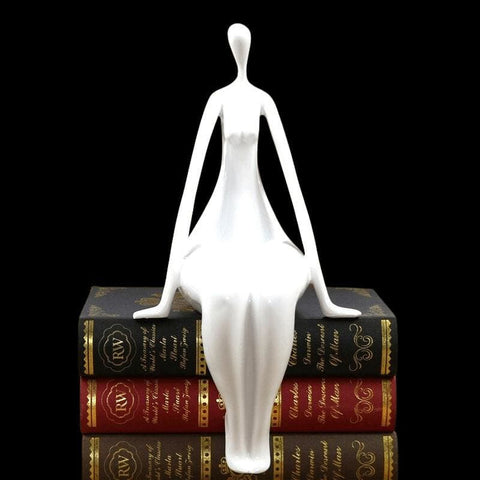 Runde Frauenstatue<br> Ausführung 37 cm