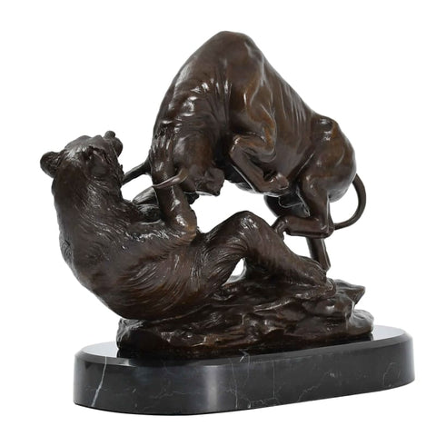Bullenstatue aus Bronze<br> Angriff auf den Bären